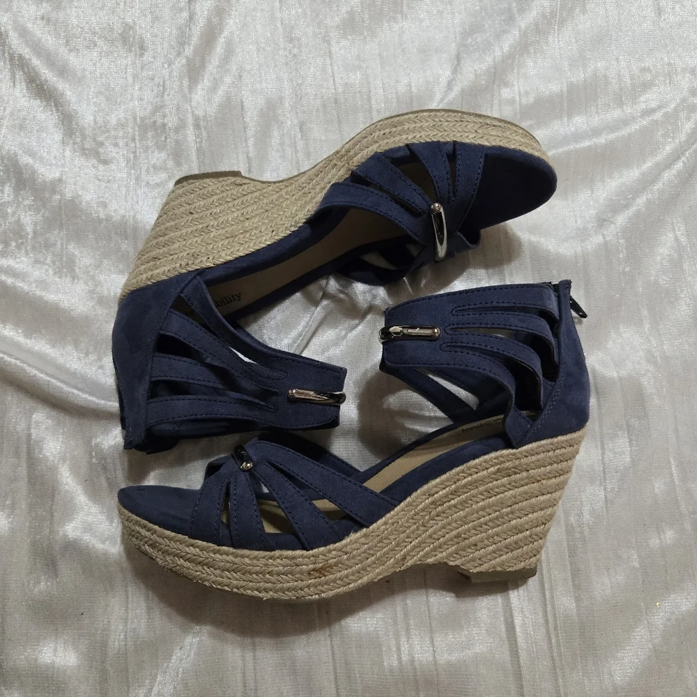 Wedges By Solesensability, Size 7 1/2 EUC